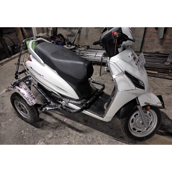 Side Wheel Attachment Kit For Honda Activa 6G BS6 Side Wheel Attachment Kit For Honda Activa 6G BS6